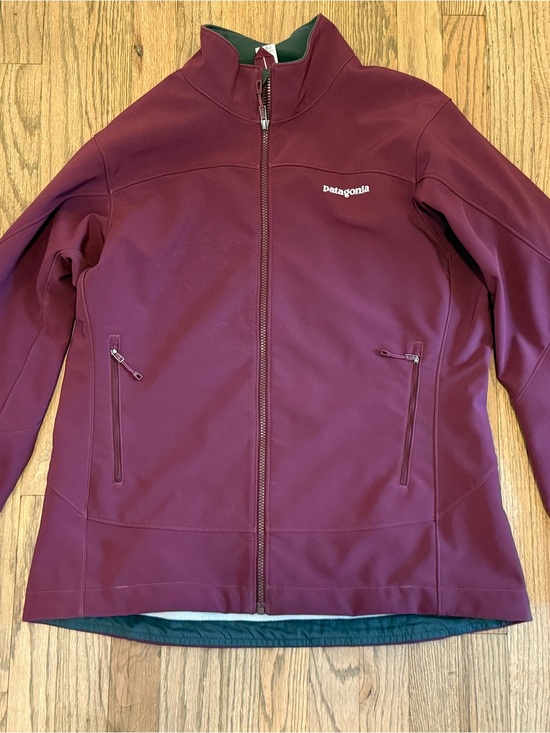Patagonia Jackets & Blazers - Patagonia Women's Burgundy Full-Zip Soft Shell Jacket